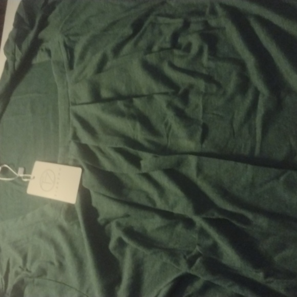 Women's  Green Top 3XL NWT - Picture 3 of 5